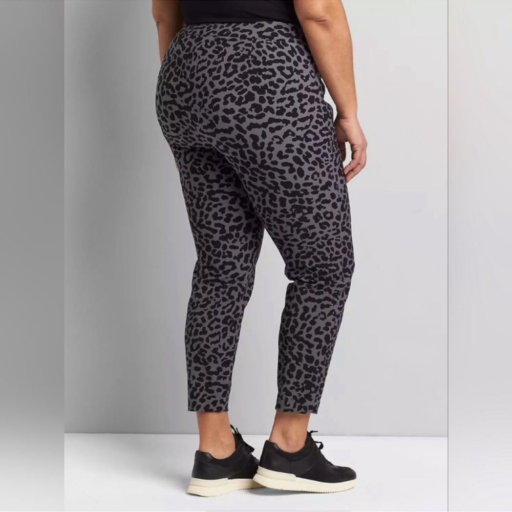 Lane Bryant Black and Gray Leopard Print Pull On Pants with Zip Pockets Size 16 - Picture 3 of 9